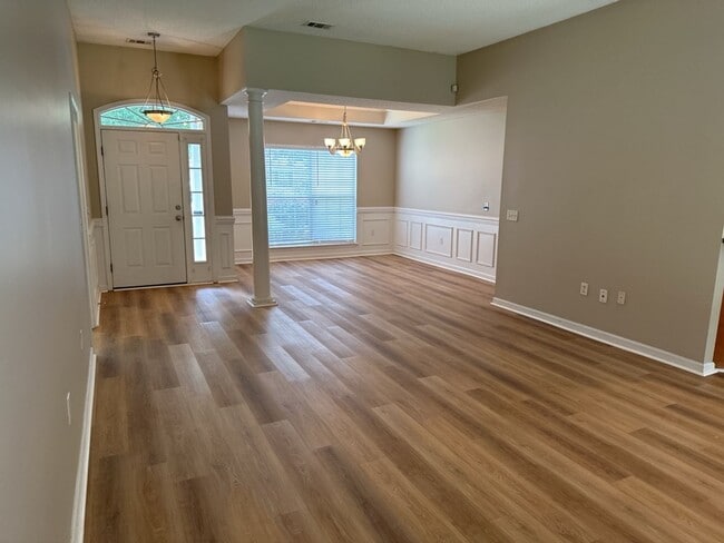 Building Photo - 247 Laurel Hill Cir