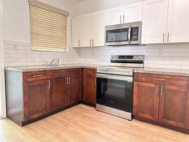 Building Photo - 2335 NW 43rd St