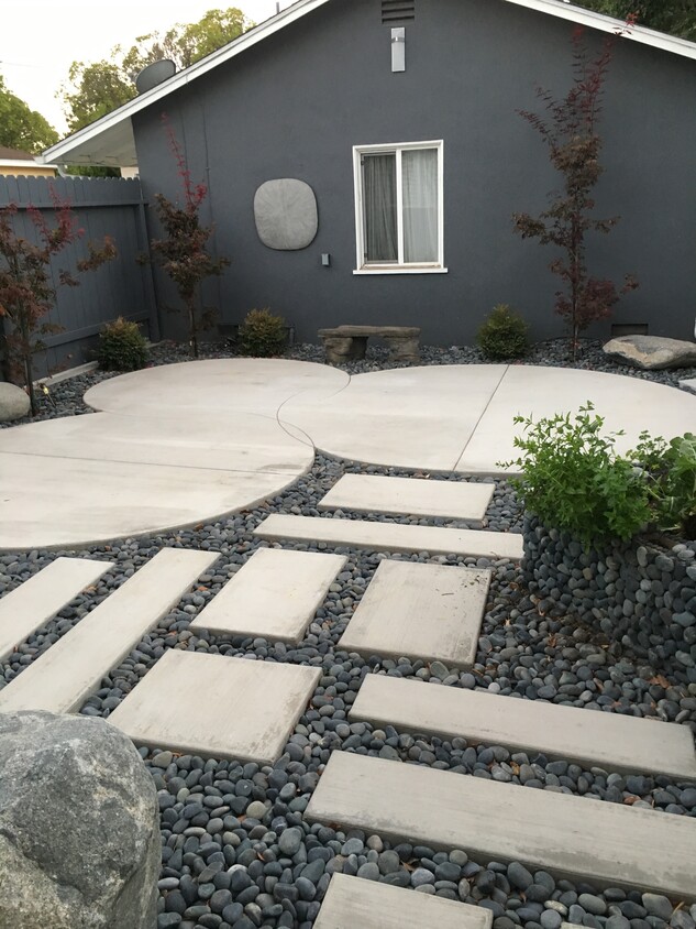 Zen front yard - 4074 Huron Ave