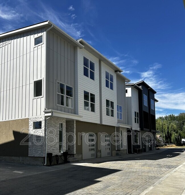 Building Photo - 508 E Violets Cove Lane