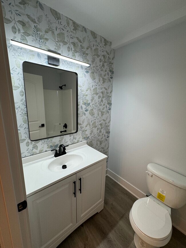 Foto del edificio - 315 Meadow Green Ln
