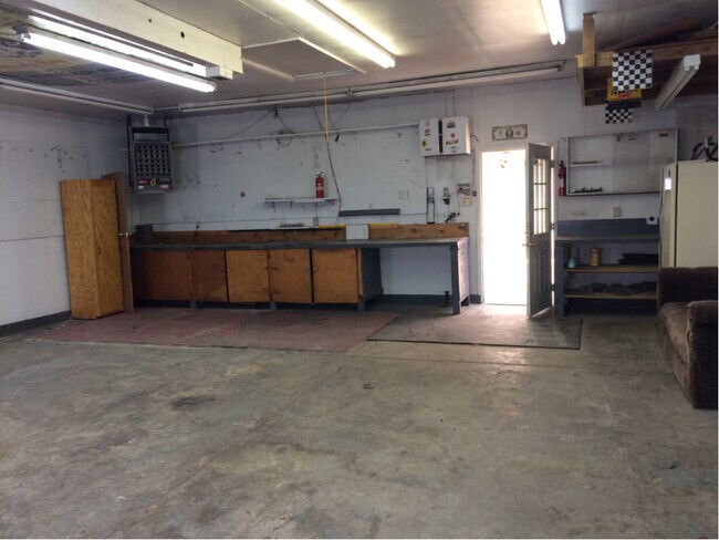 Building Photo - 1112 E Canby St