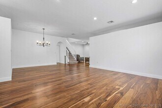 Building Photo - 6328 Stonehurst Cir
