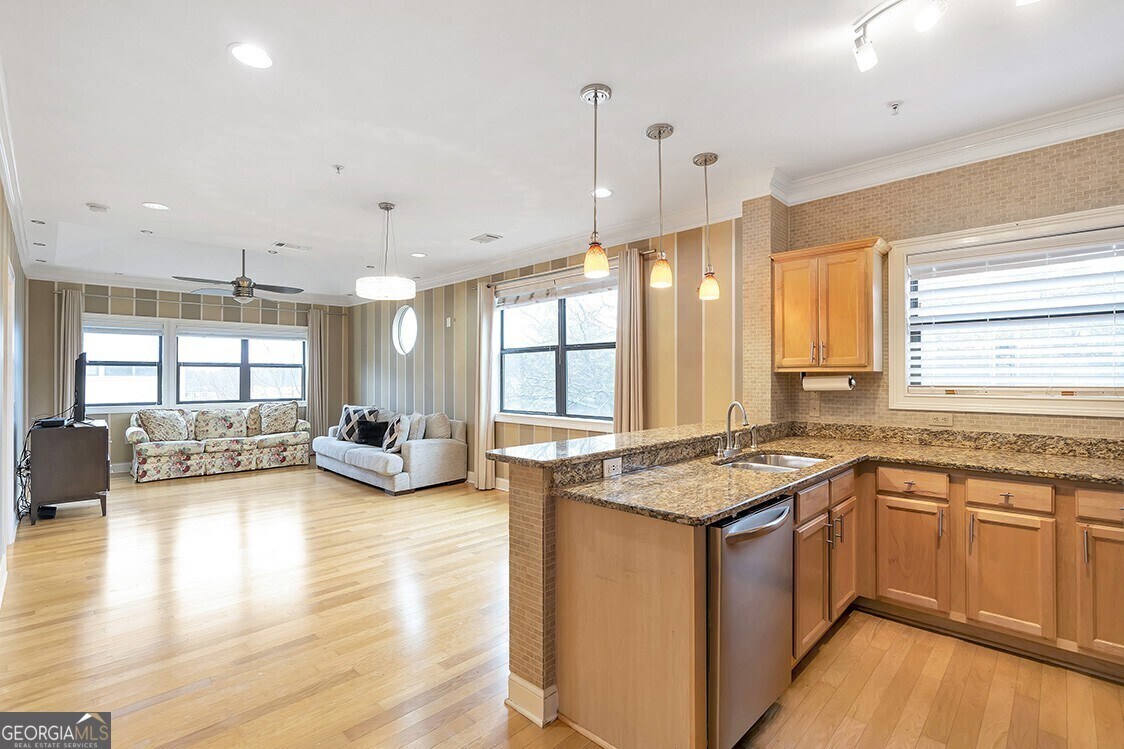 2230 Cheshire Bridge Rd NE Unit 415, Atlanta, GA 30324 Condo for Rent