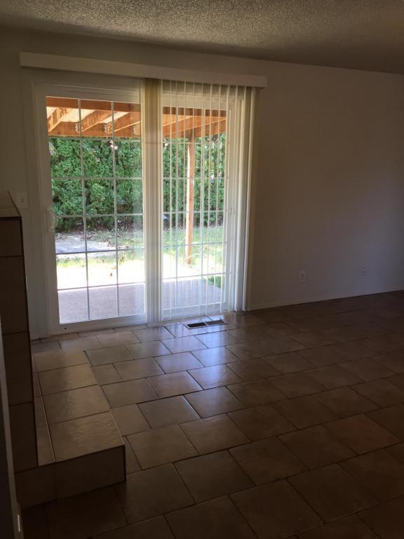 Foto del edificio - 4828 Camelot Ct NE