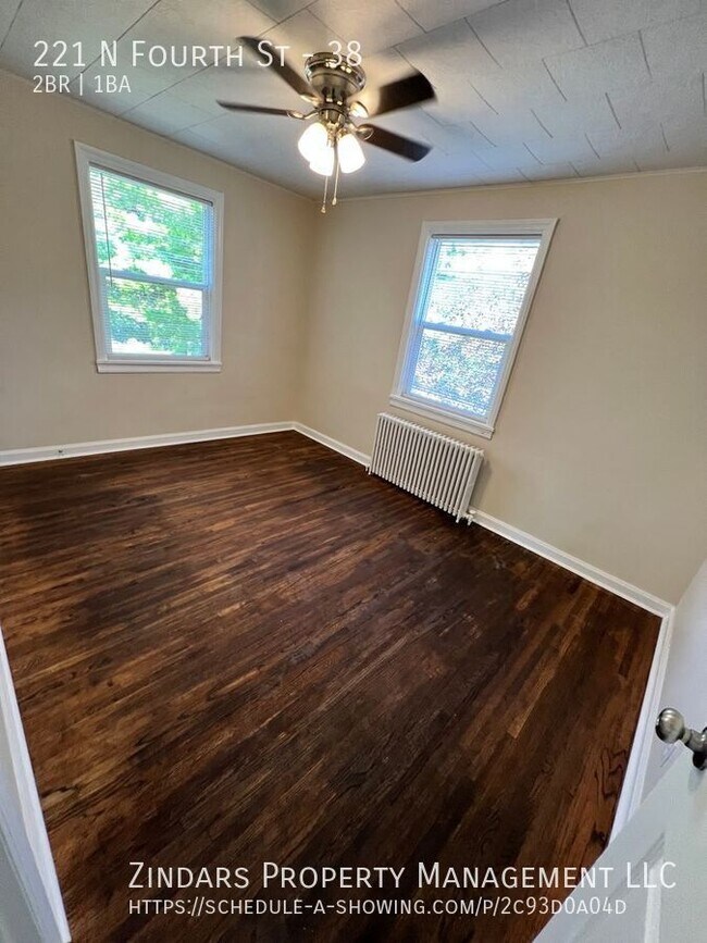 Building Photo - Newly Renovated 2 Bedroom 1 Bathroom Apart...