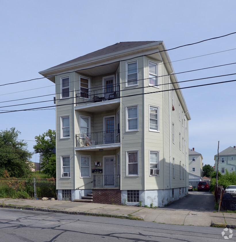 171 Coffin Ave, New Bedford, MA 02746 - Apartments in New Bedford, MA ...