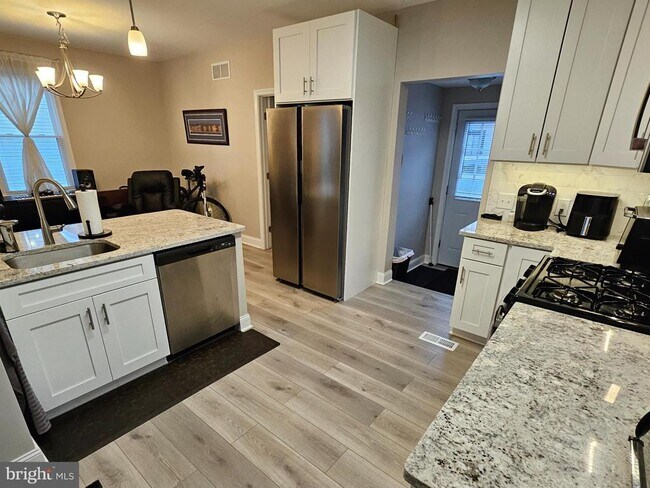 Foto del edificio - 404 W Wayne Ave