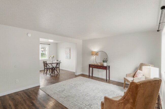 Building Photo - 2003 E Desmet Ave