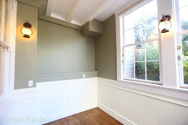 Building Photo - 2 br, 1.5 bath Apartment - 3882 23rd Street