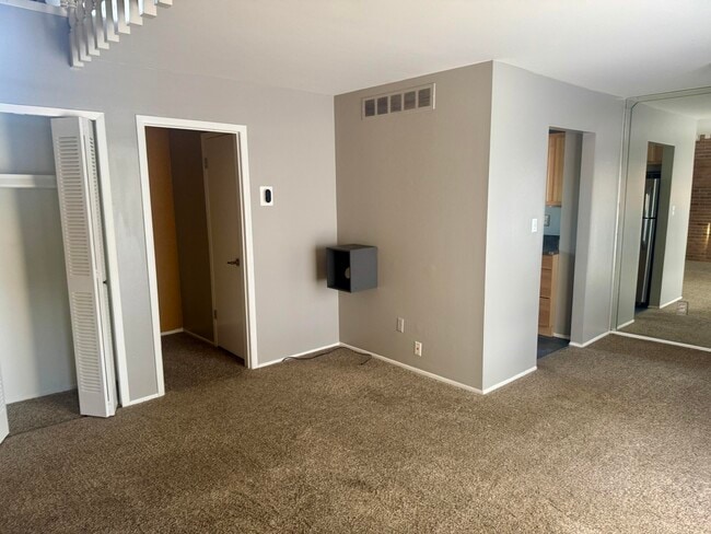 Building Photo - 5065 N Crooks Rd