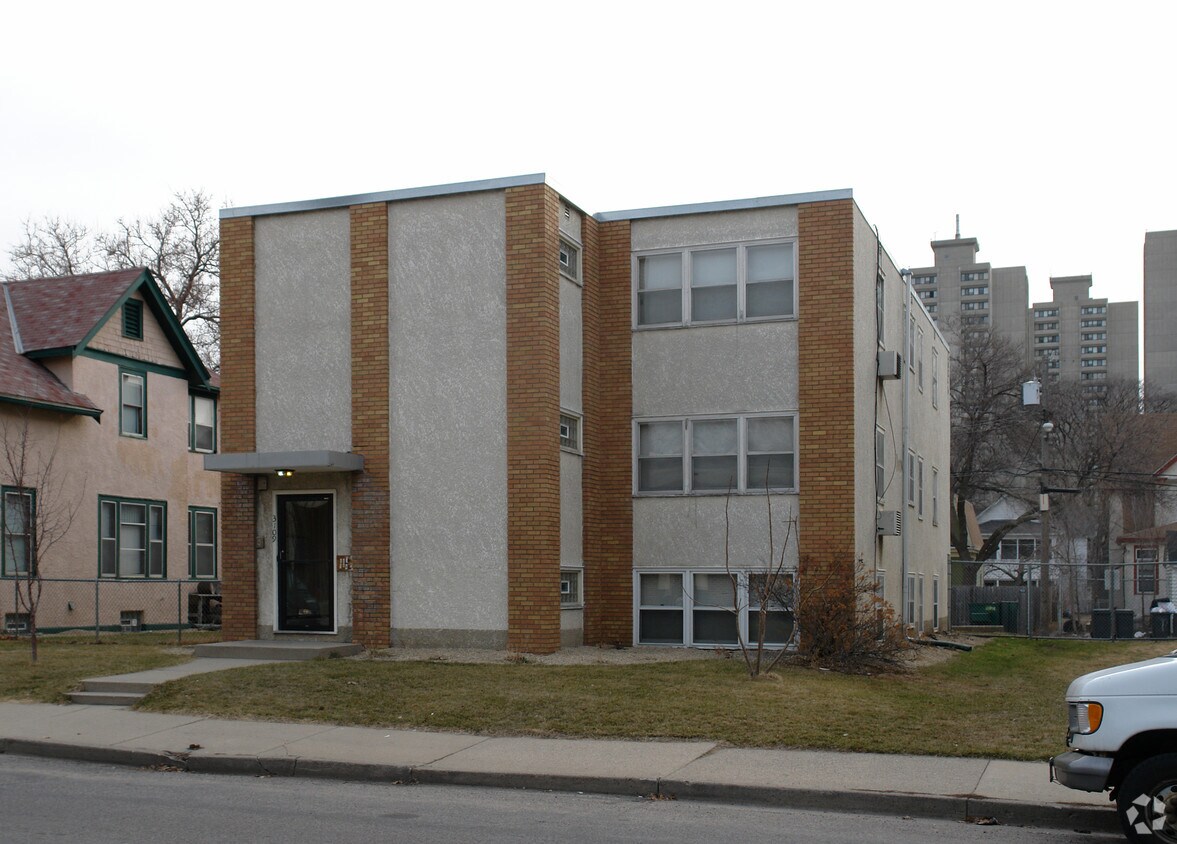 Primary Photo - 3109 Grand Ave S