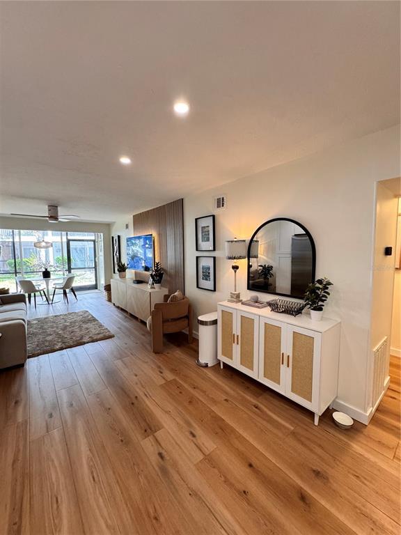 Foto del edificio - 5623 Midnight Pass Rd