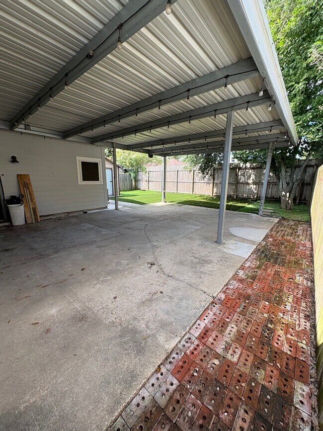 Foto del edificio - 235 Brookside Dr