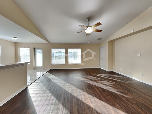 Building Photo - 4021 Kingsfield Dr