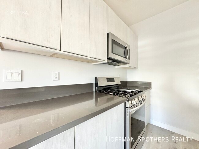 Foto del edificio - 141 N Swall Dr