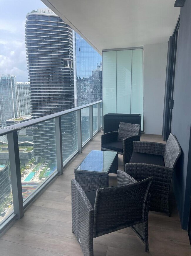Foto del edificio - 1010 Brickell Ave