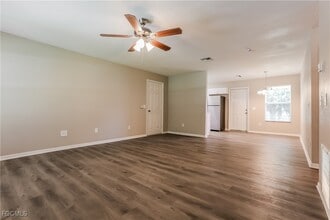 Building Photo - 284 Grove Rd