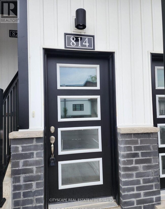 Building Photo - 814 - 4263 FOURTH AVENUE