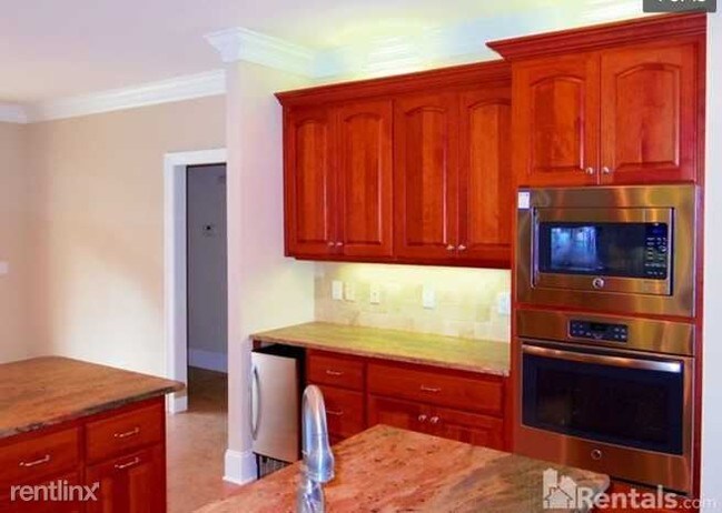 Foto del edificio - 8109 Woodcrest Ct