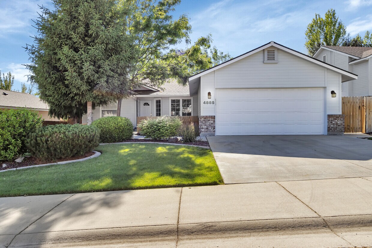 Primary Photo - 4885 S Whitmore Way