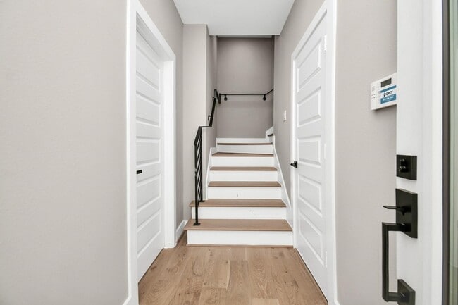 Photo - 316 Thornton Rd House