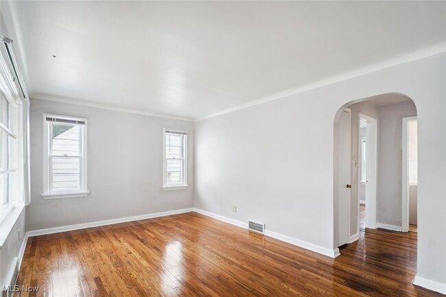 Building Photo - 5215 E 115th St