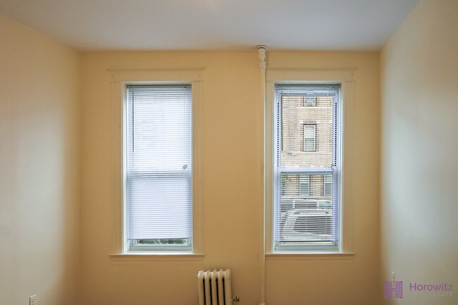 Foto del edificio - 3420 42nd St