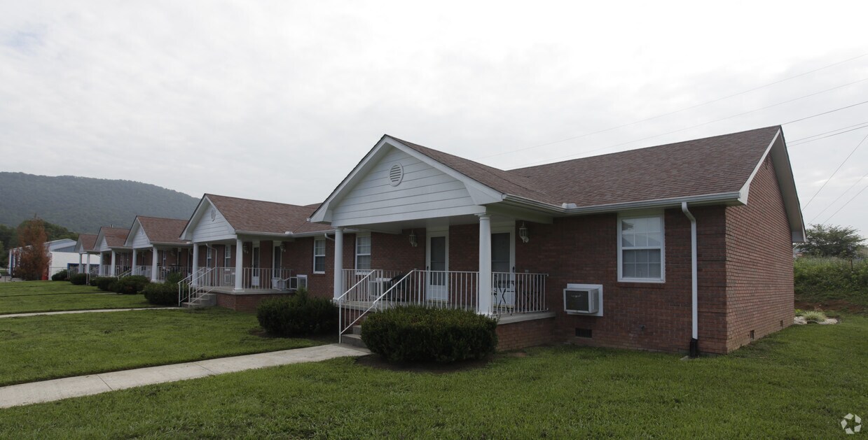 192 Indian Mound Cir, Jacksboro, TN 37757 Apartments in Jacksboro, TN