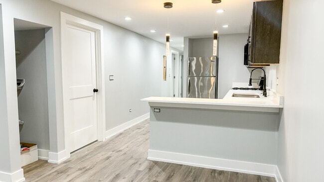 Building Photo - 1015 N Lawndale Ave