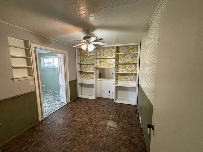 Foto del edificio - 11018 Sharpview Dr