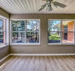 Building Photo - 529 Long Lake Dr