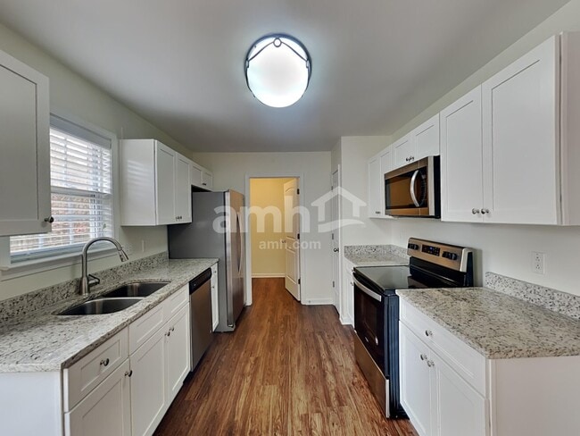 Foto del edificio - 3318 Diamond Ct