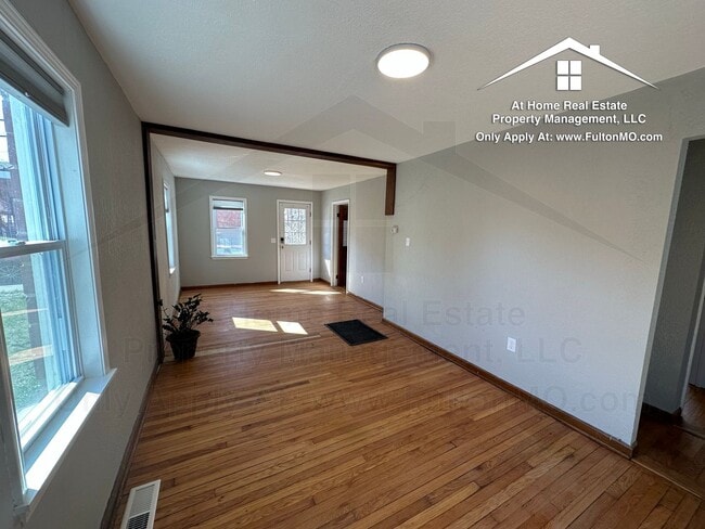 Foto del edificio - 1209 E Ash St