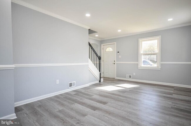 Building Photo - 2800 63rd Pl