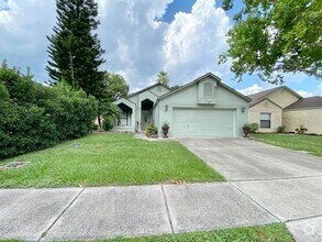 Building Photo - 273 Lakebreeze Cir