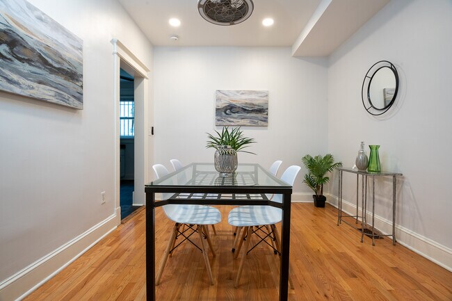 Foto del edificio - 833 Kentucky Ave SE