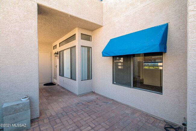 Building Photo - 7920 E Colette Cir