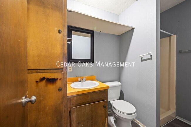 Building Photo - 1931 W Deane St