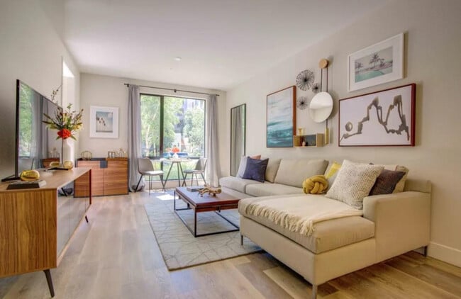 Building Photo - 251 Brandon St