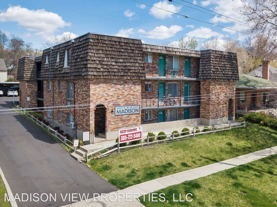 Foto principal - 313 E 3rd Ave