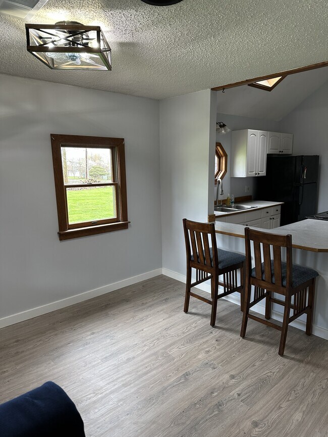 Foto del edificio - 7420 Lake Crest Dr