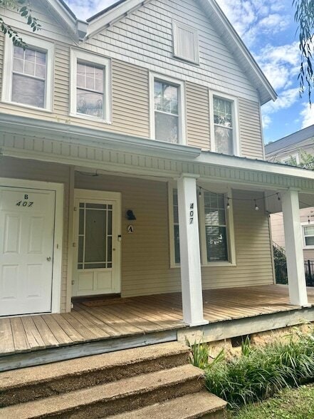 Photo - 407 Colville St House