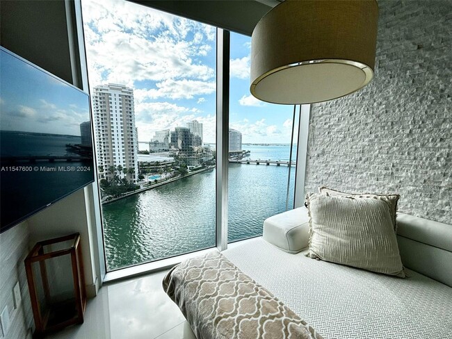 Foto del edificio - 495 Brickell Ave