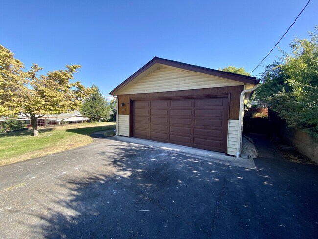 Building Photo - 340 Wiley St