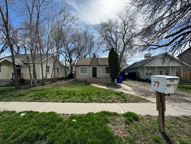 Building Photo - Remodeled 3 Bed 1 Bath in quiet Neighborhood!