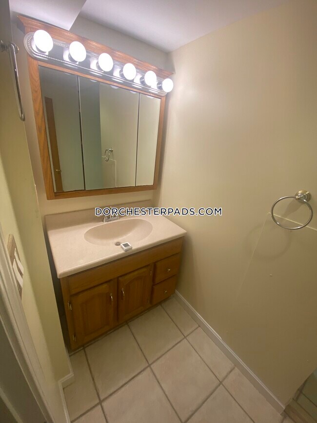 Building Photo - 12 North Munroe Ter