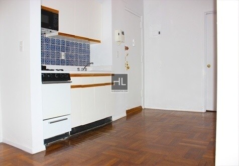 Building Photo - East 72nd Street