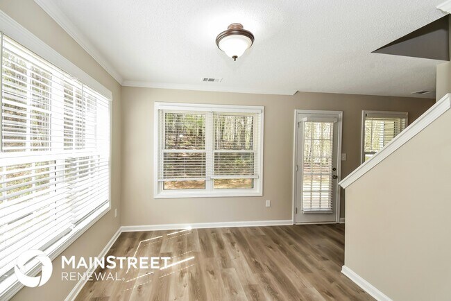 Foto del edificio - 4813 Brookwood Pl