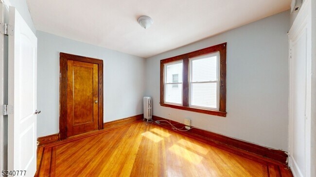 Foto del edificio - 58 Montrose St